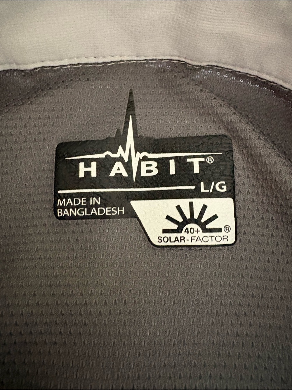 HABIT Men’s Short-Sleeve Button Down Fishing Shirt - Light Grey - Picture 3 of 7